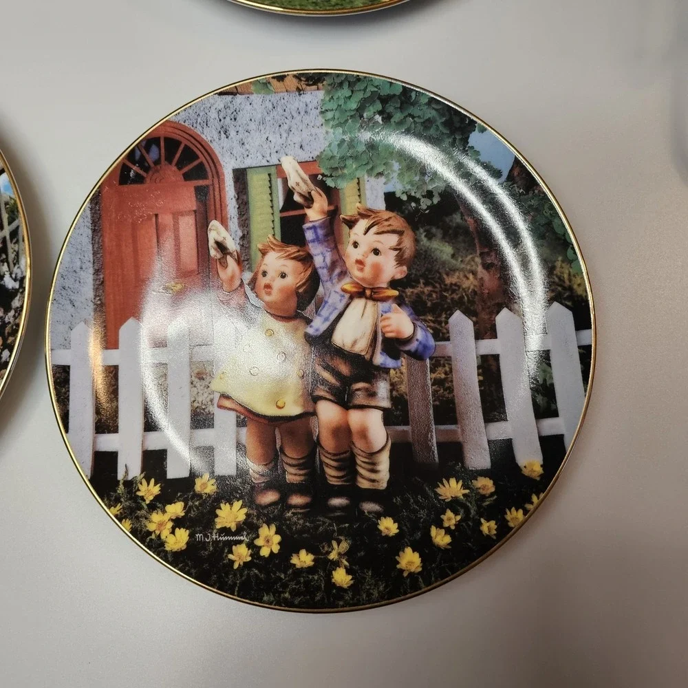 M.I. Hummel 90s 4 Little Companions Collector Plates, Numbered, 8